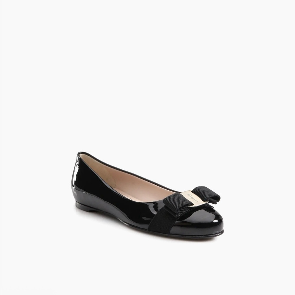 ❗️SOLD❗️ Salvatore Ferragamo Black Patent Bow Flats